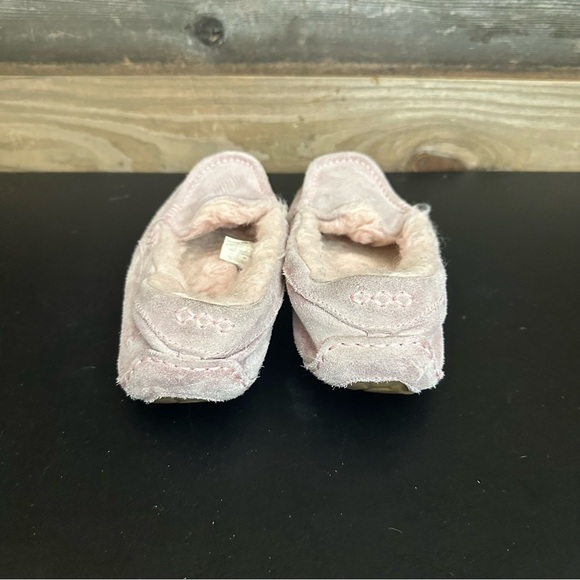 UGG Ansley Women’s Light Pink Suede Sherpa Lined Slipper Pink 7 Mocassins - Picture 3 of 10